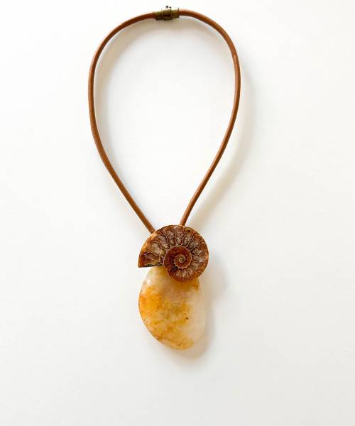 Collar corto, piel Camel