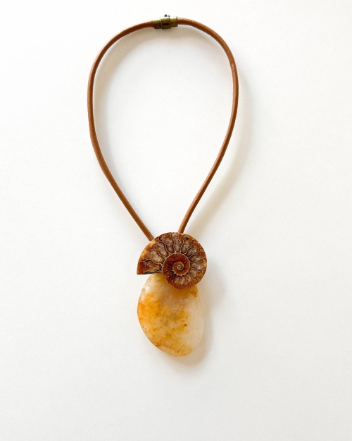 Collar corto, piel Camel