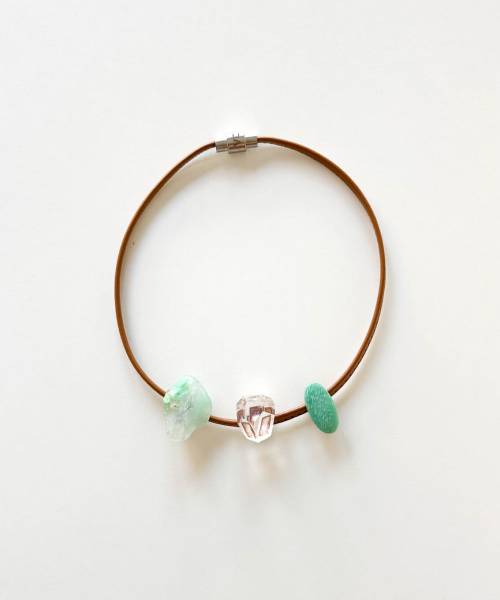 Collar corto, piel camel