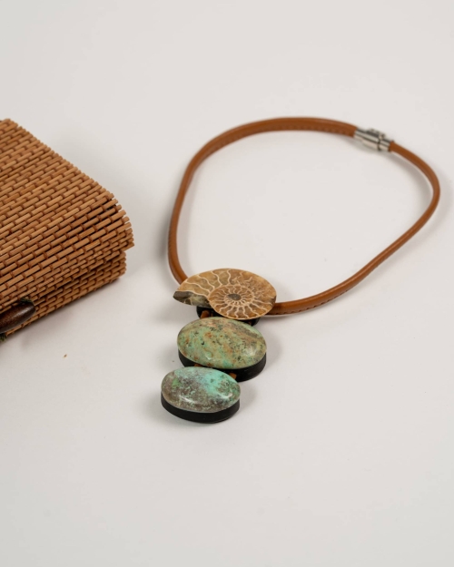 Collar corto piel camel