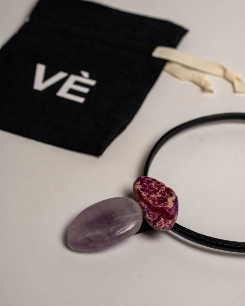 Collar corto piel negra