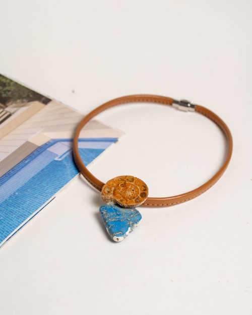 Collar corto piel camel